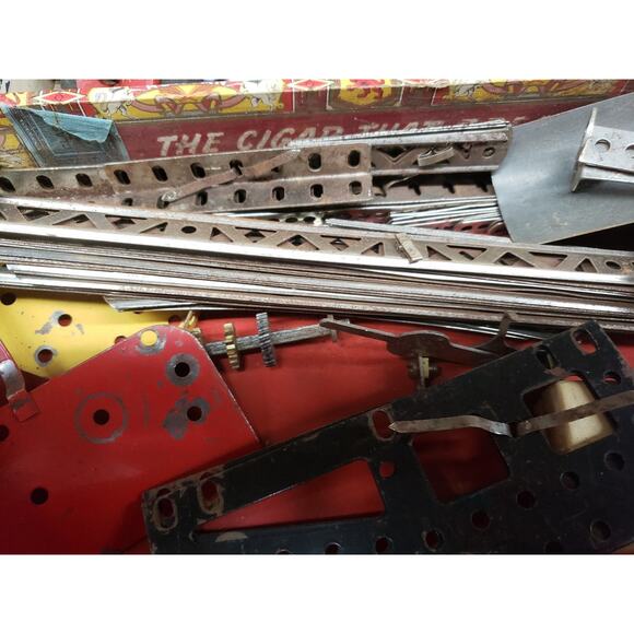 Erector Set in Metal Case Vintage 1948 AC Gilbert & Co. No 8-1/2 Electric, As Is main image 11